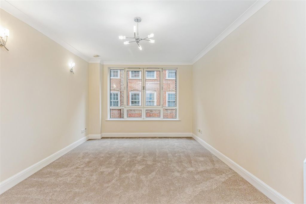 Property photo 2 of 13 98380_Flat 18 Werna House 31 Monument Street (6).J