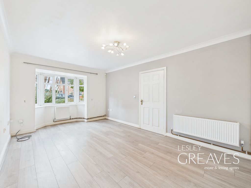 Property photo 3 of 28 Living Room