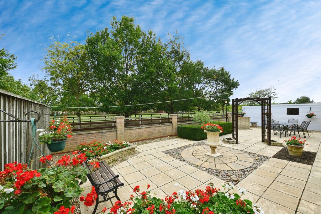 Property photo 2 of 20 100050