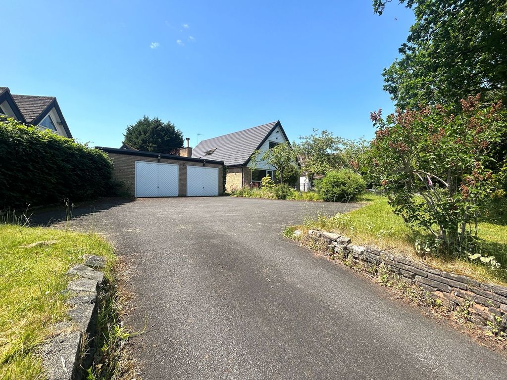 Property photo 1 of 34