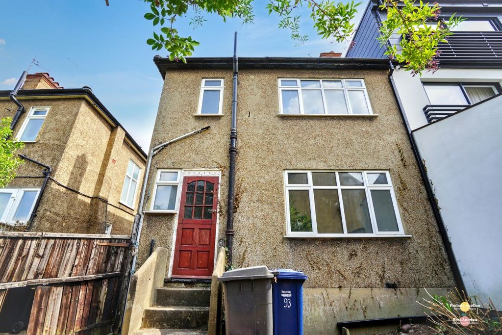Property photo 3 of 23
