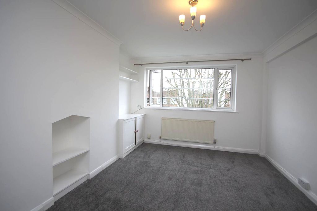 Property photo 3 of 8