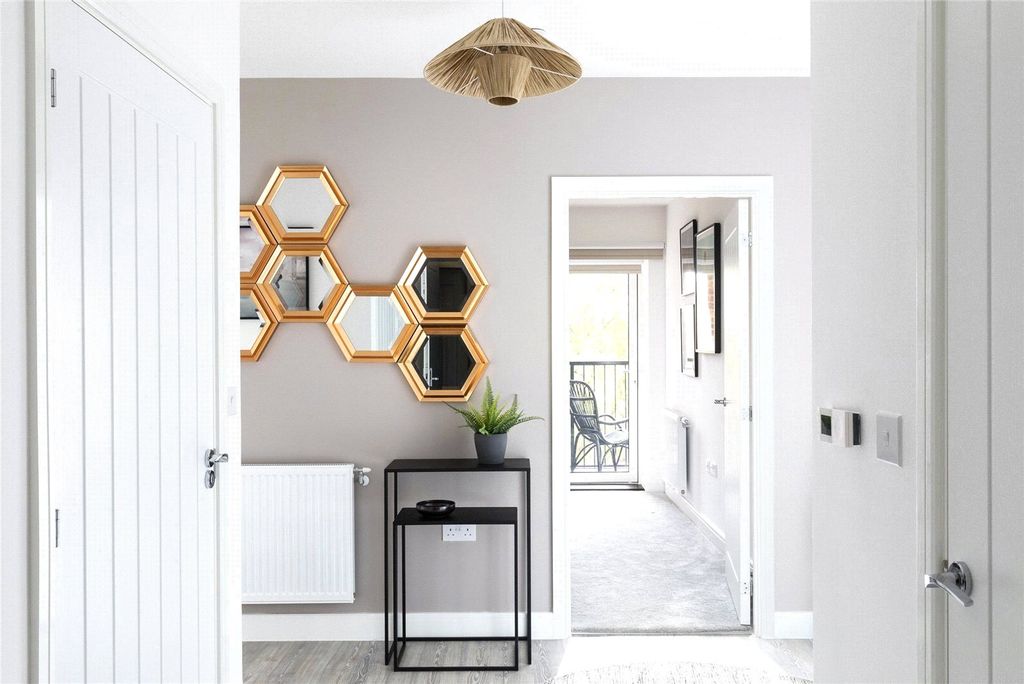 Property photo 2 of 18 Picture No. 21