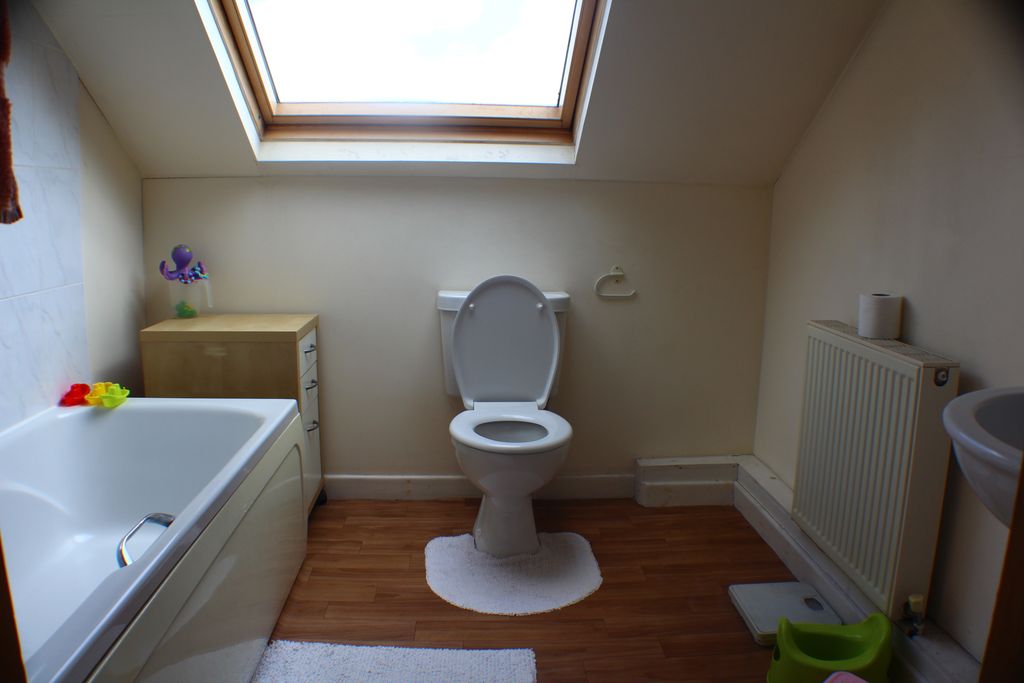 Property photo 3 of 4