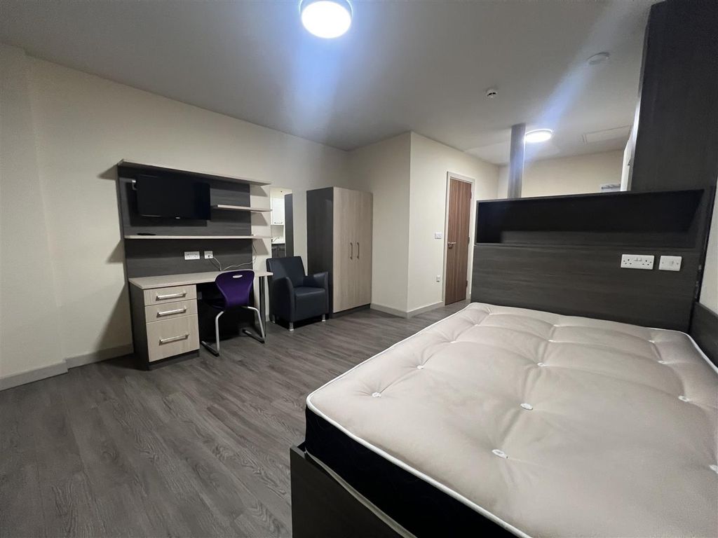 Property photo 2 of 10 Tempimageicth79.Jpg