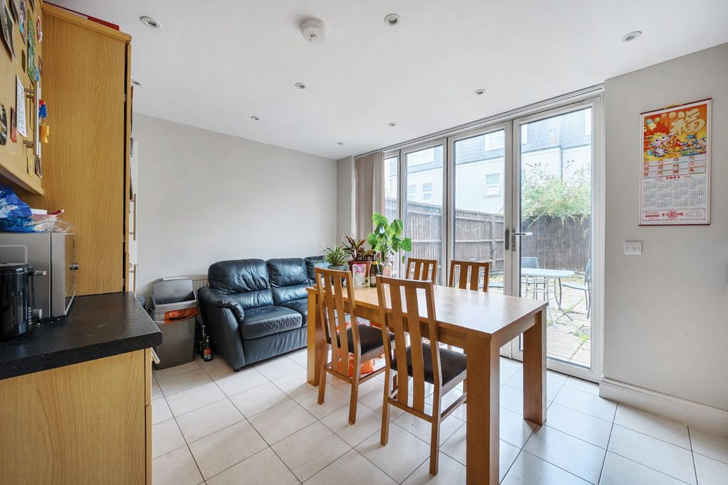 Property photo 2 of 12 Picture No. 29