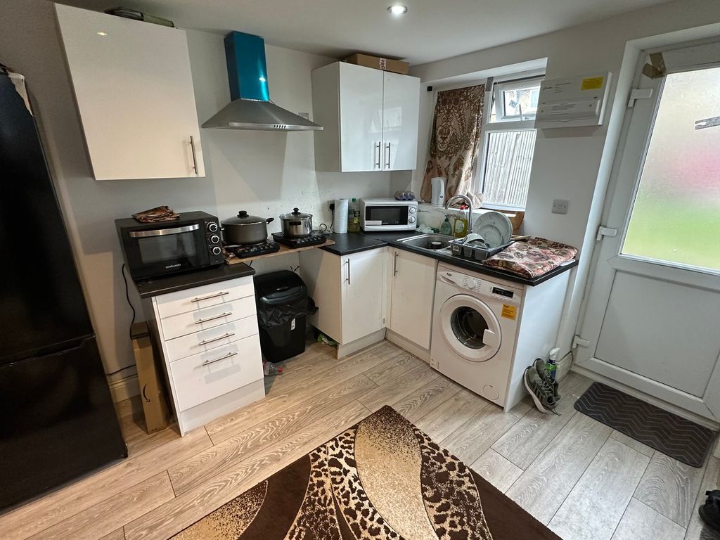 Property photo 2 of 3 Kitchen