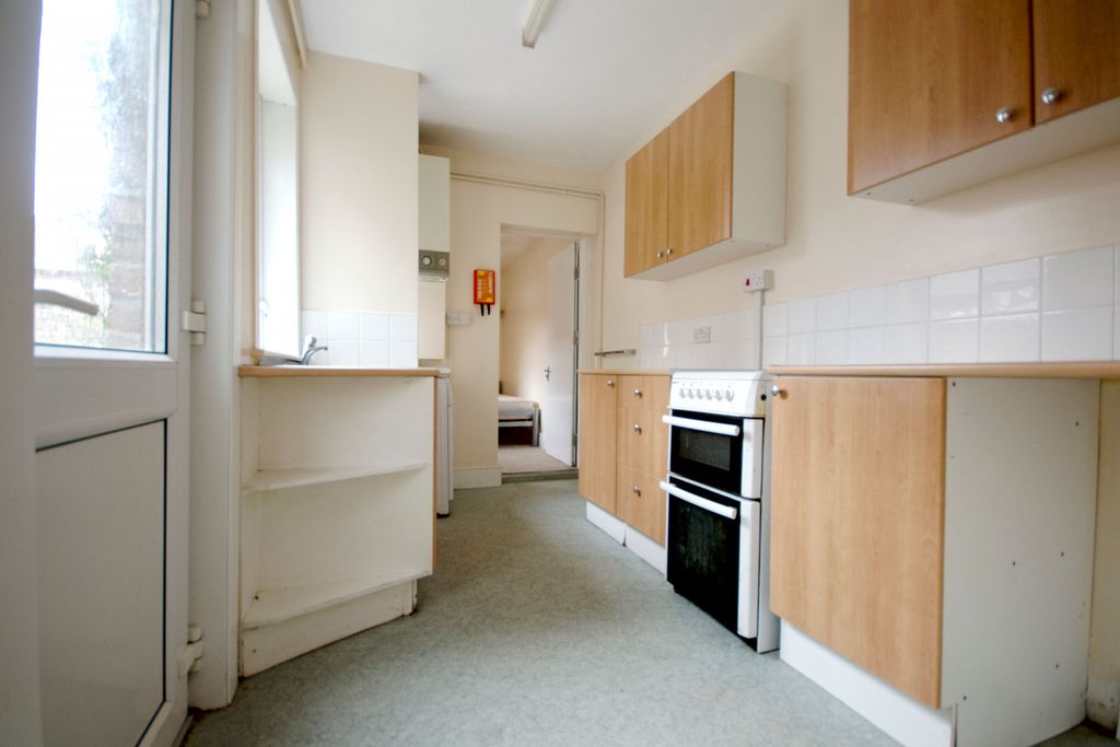 Property photo 3 of 15 Kitchen