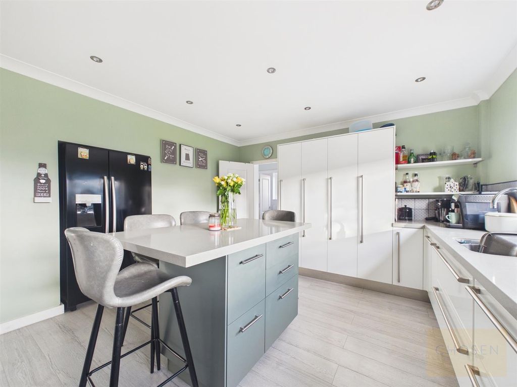 Property photo 2 of 24