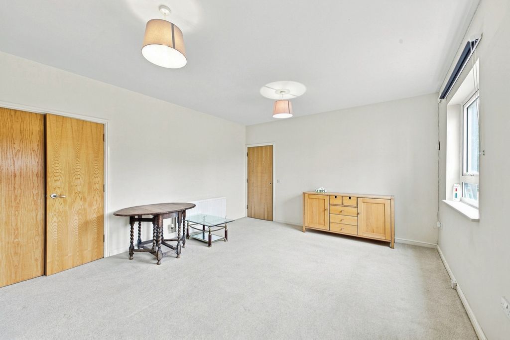 Property photo 2 of 14 2