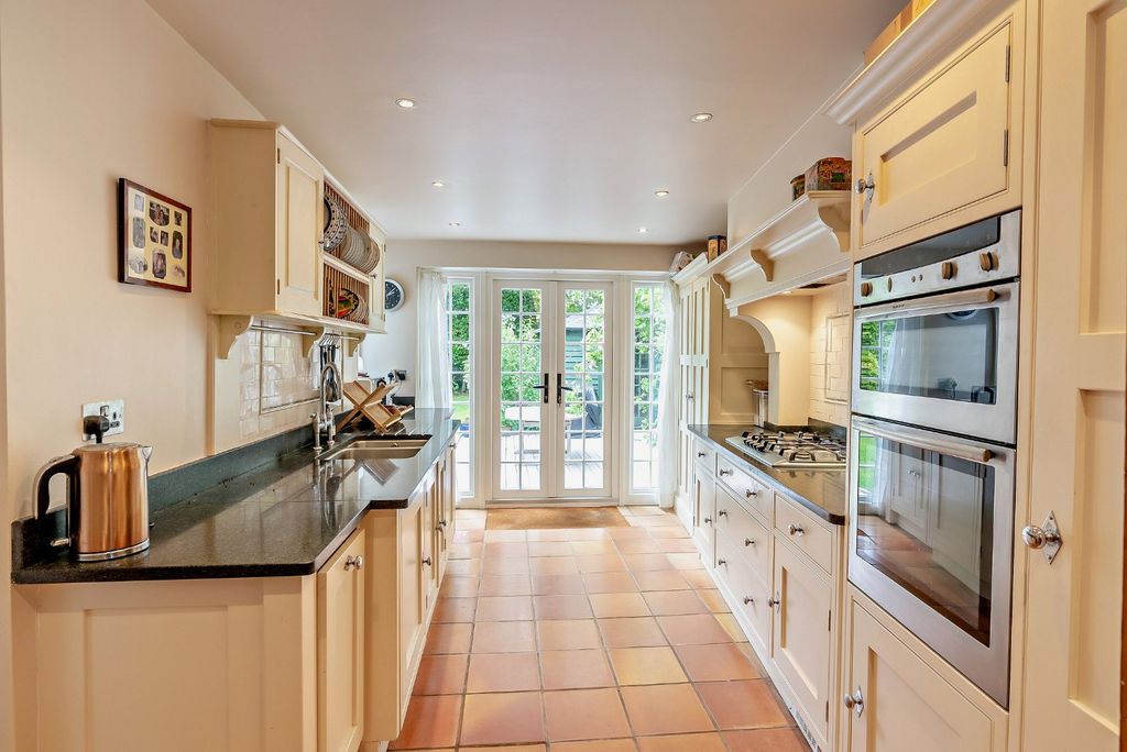 Property photo 3 of 17 Picture No. 02