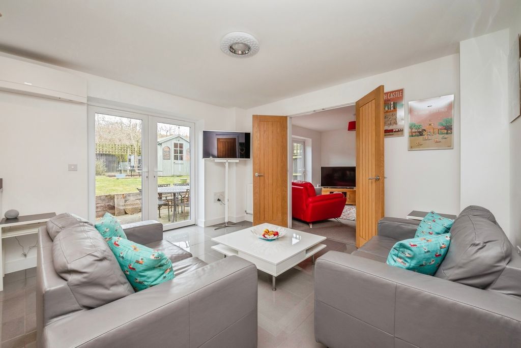 Property photo 3 of 27 Pbox-Img.Jpg