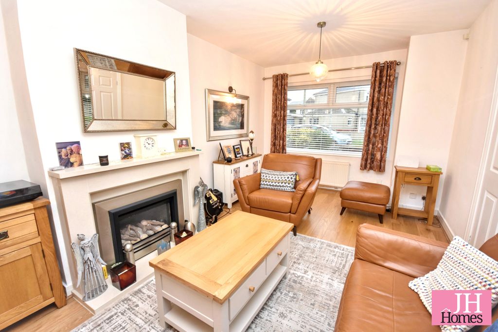 Property photo 3 of 19
