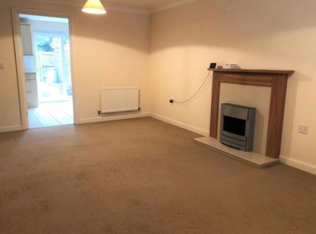 Property photo 3 of 9