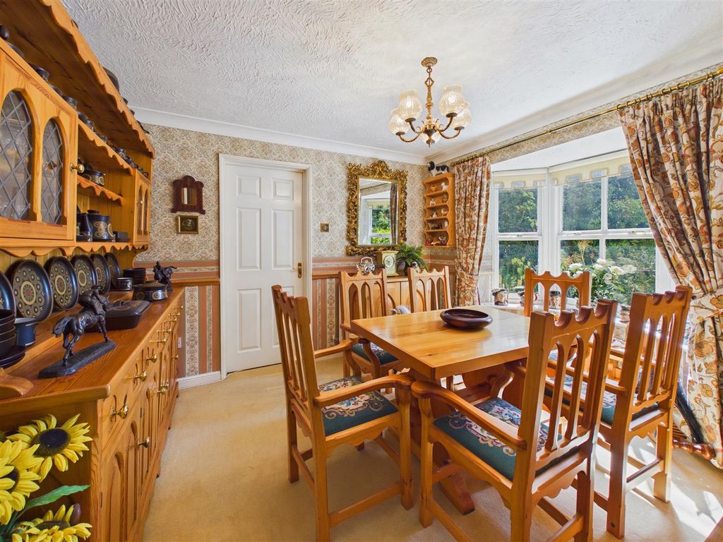 Property photo 3 of 14 Dining Room