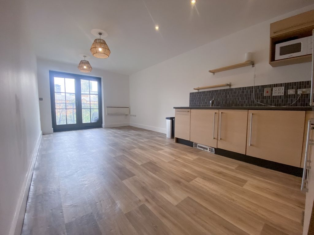 Property photo 1 of 13 B3F14d5B-Bb4A-4709-97Ec-Aa34235E258d
