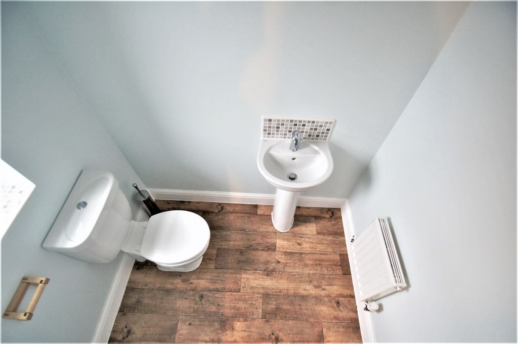 Property photo 2 of 11