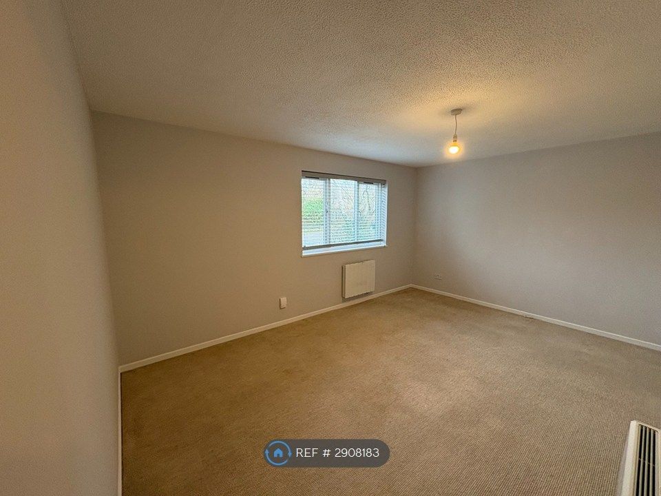 Property photo 3 of 16 Big Window