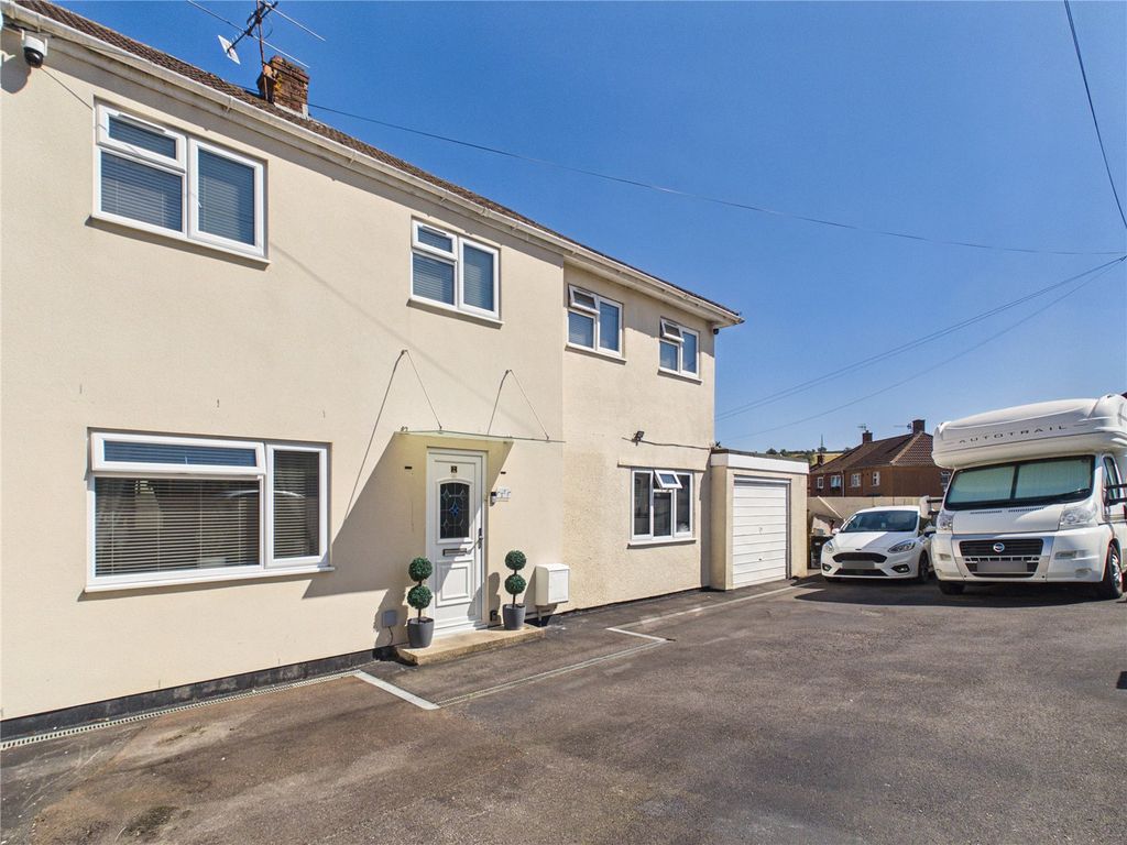 Property photo 2 of 41 Picture No. 06