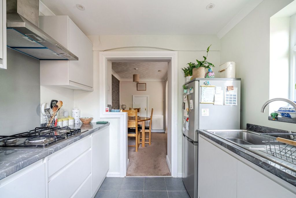 Property photo 2 of 12 Kitchen