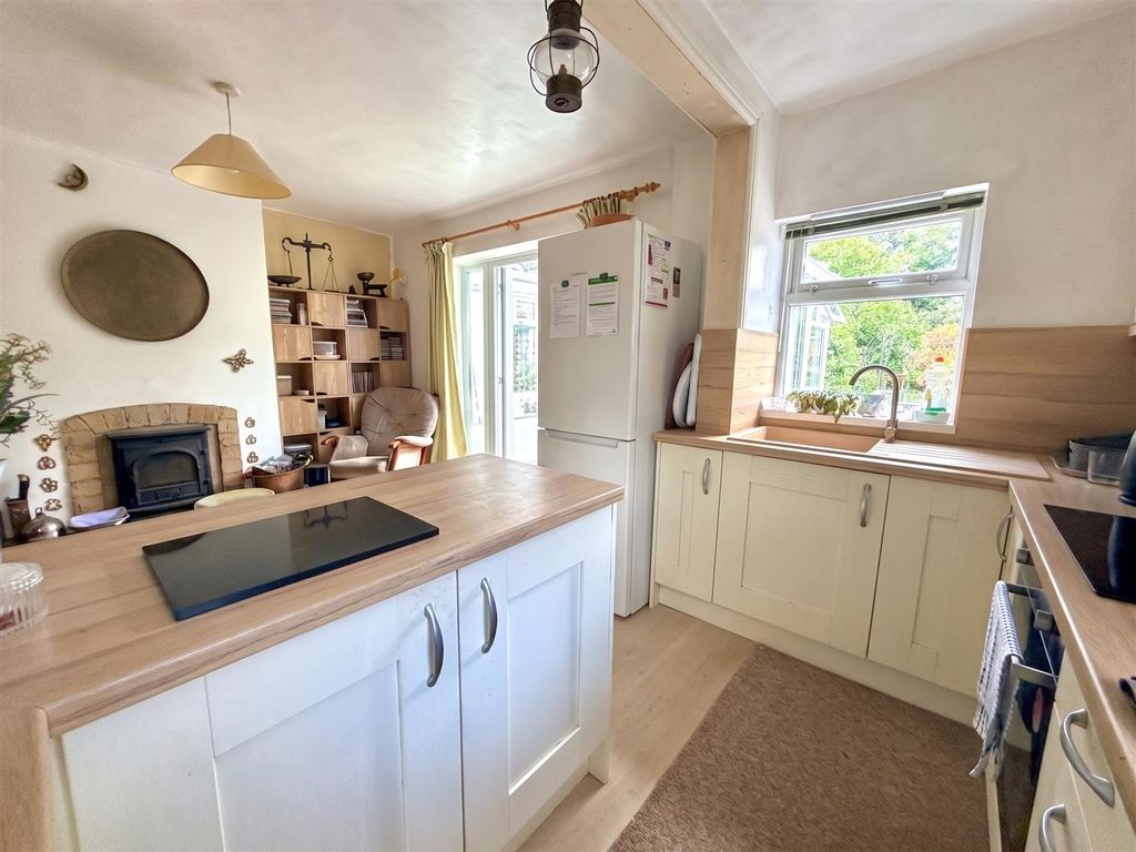 Property photo 3 of 26 Dining Kitchen