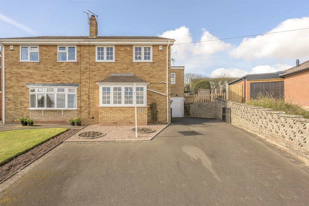 Property photo 1 of 31