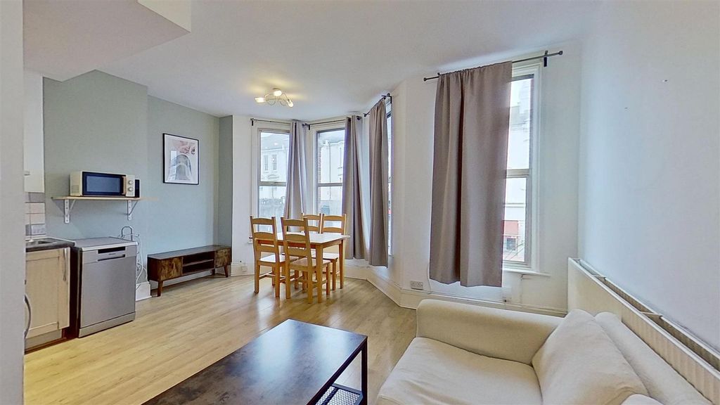 Property photo 1 of 14 Battersea-Rise-Battersea-Sw11-01222026_143816.Jpg