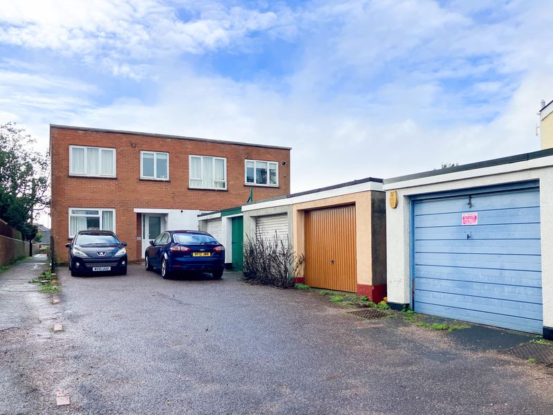 Property photo 1 of 10 Photo 9