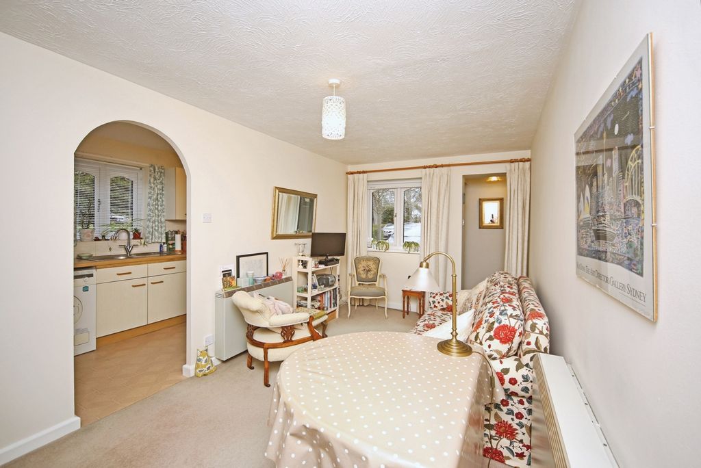 Property photo 3 of 8 Pbox-Img.Jpg