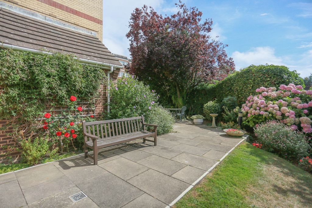 Property photo 2 of 16