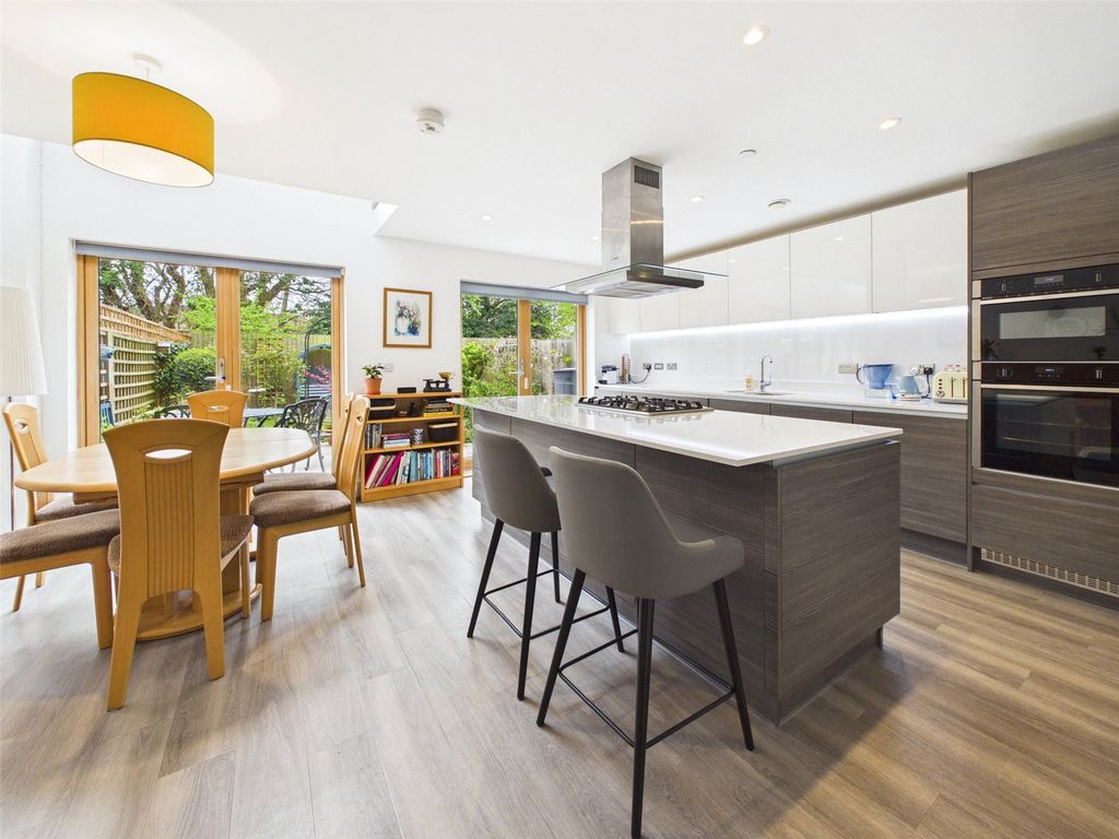 Property photo 2 of 25 Picture No. 02