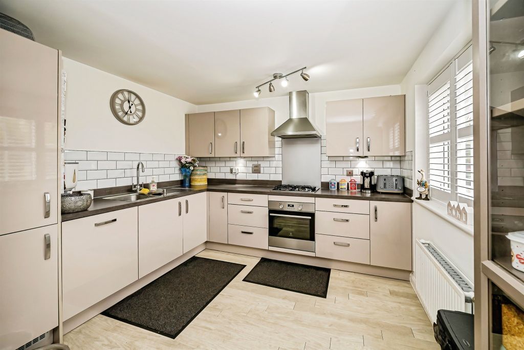 Property photo 2 of 21