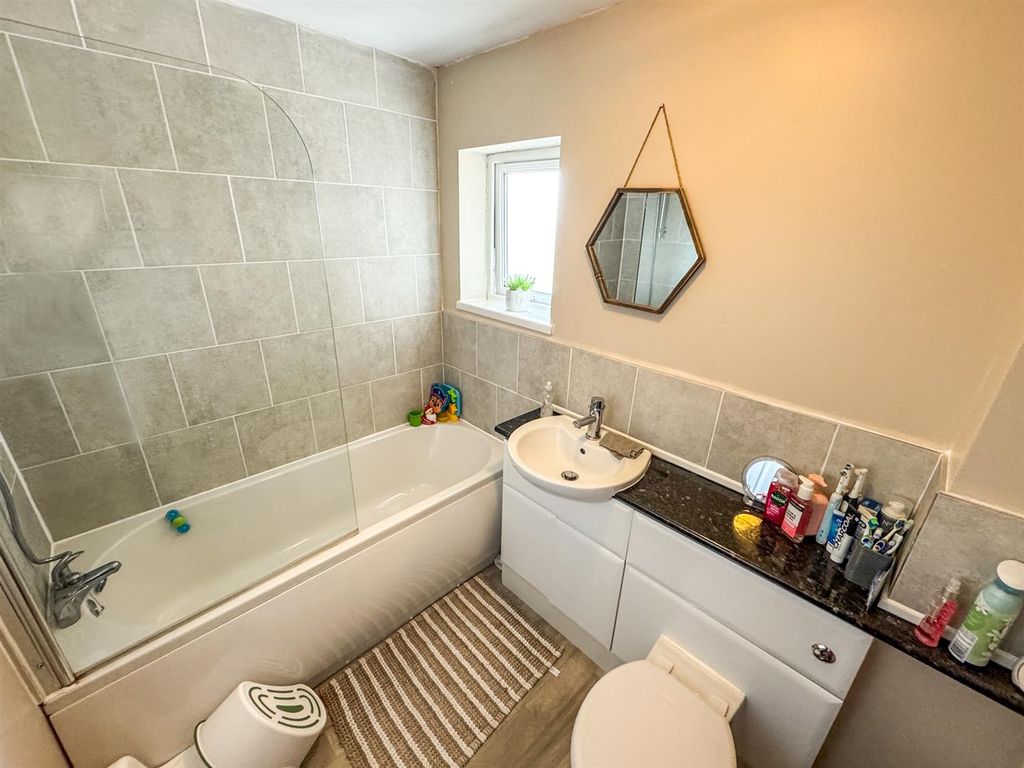 Additional image 14 of 2 bed flat for saleNewark Drive, Corby NN18