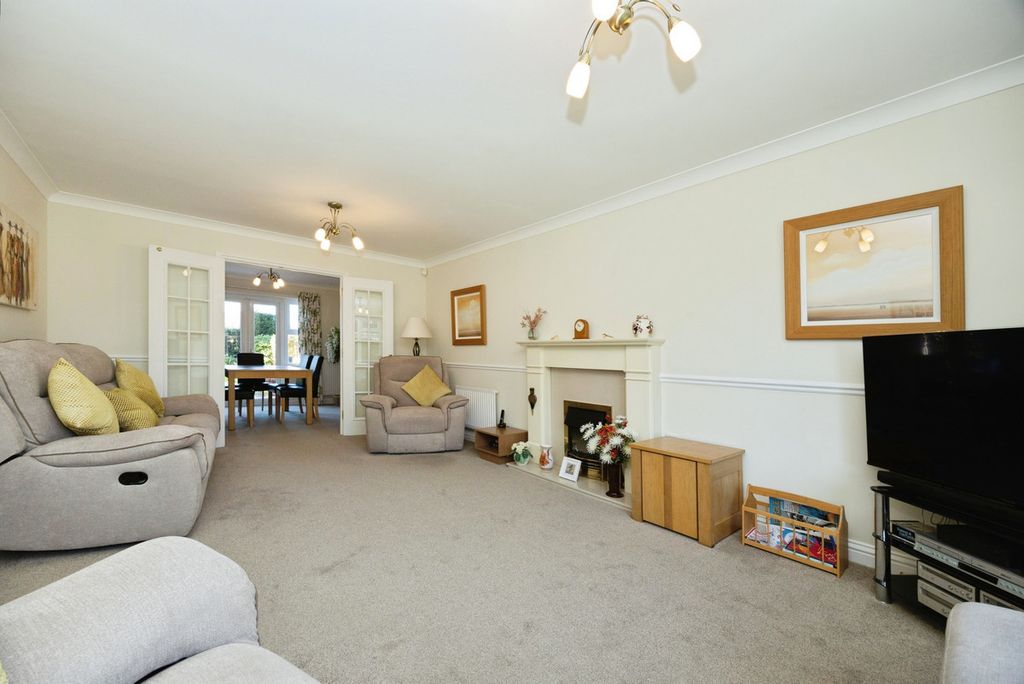 Property photo 3 of 27