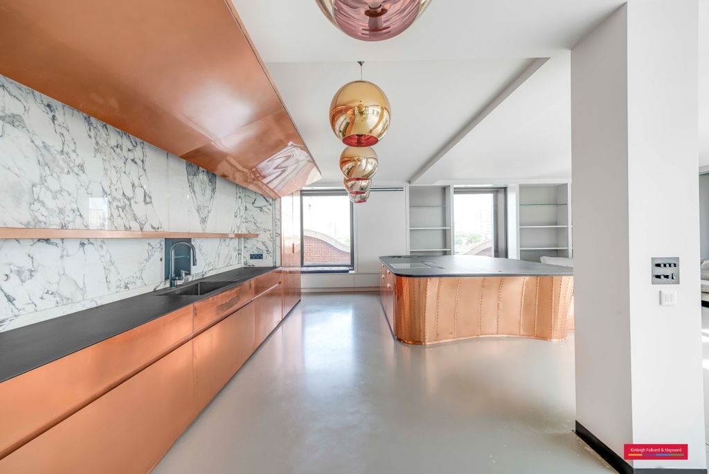 Property photo 3 of 14 Kitchen