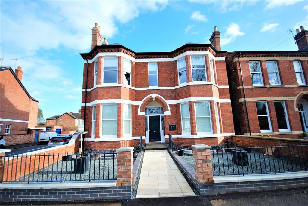 Property photo 1 of 25