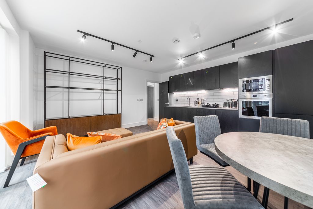 Property photo 3 of 27