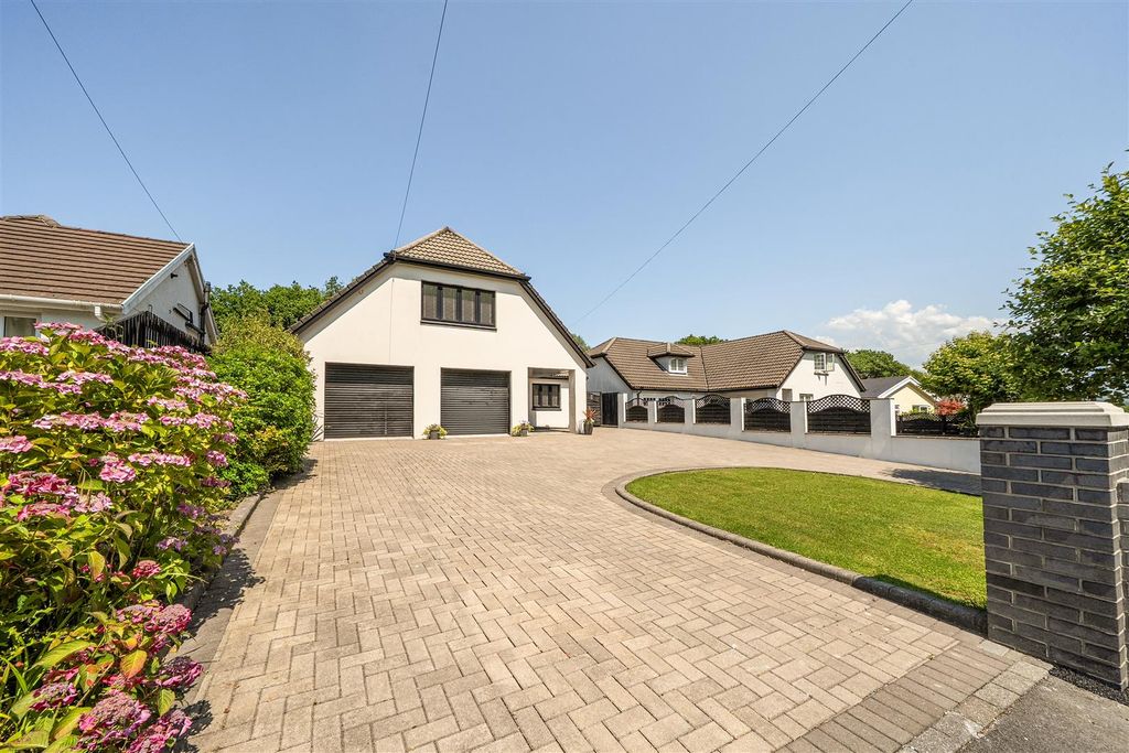 Property photo 1 of 27