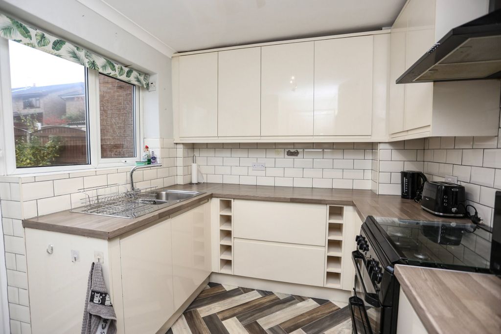 Property photo 2 of 14 Picture No. 08