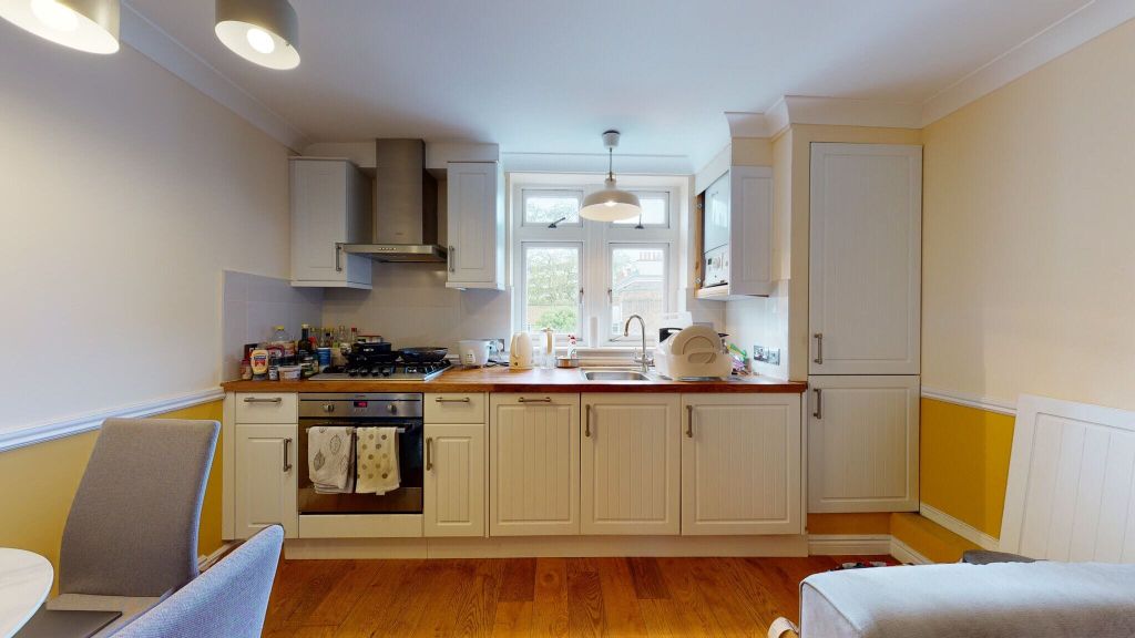 Property photo 2 of 17 Kitchen