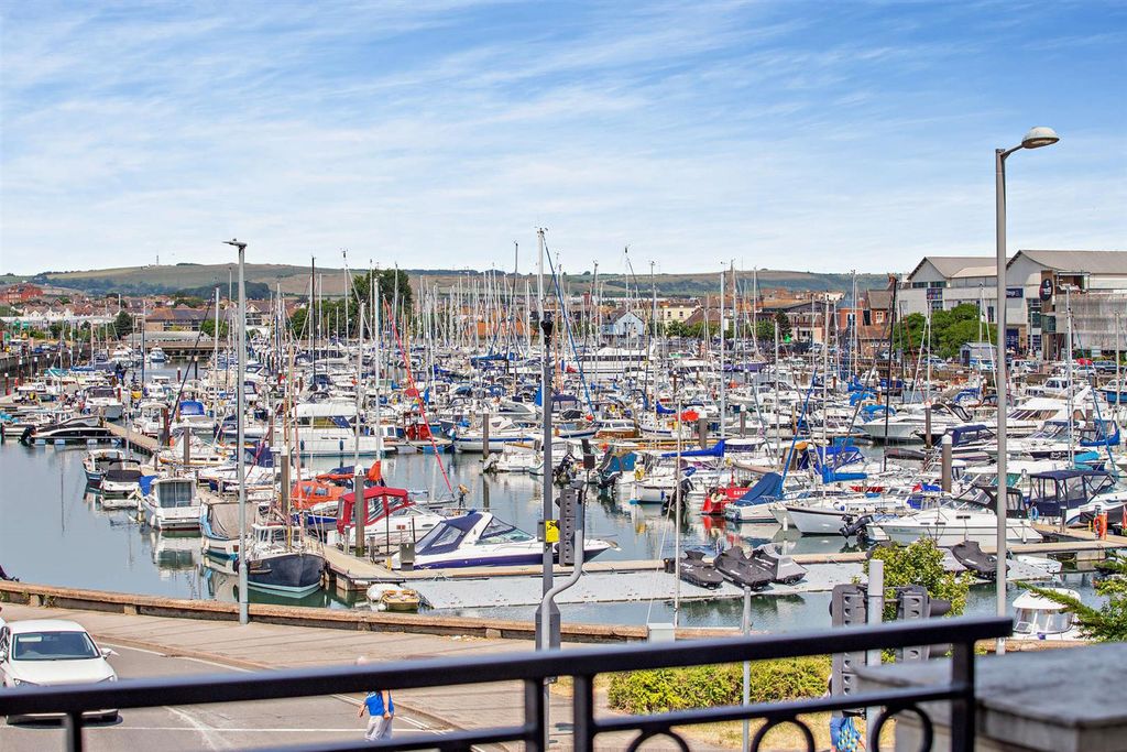 Property photo 1 of 14 Harbour