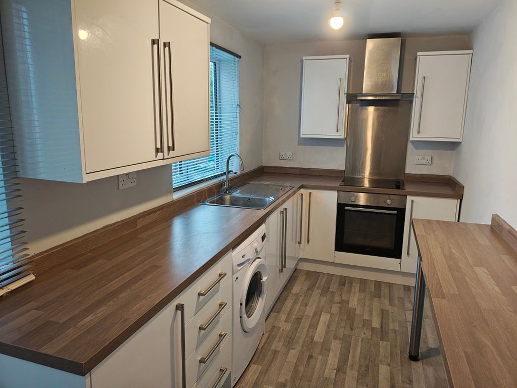 Property photo 2 of 10 40 Findon 3