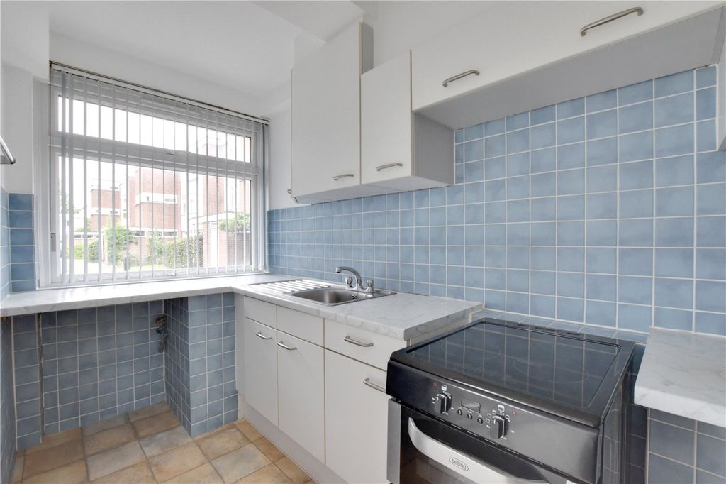 Property photo 3 of 11 Picture No. 01