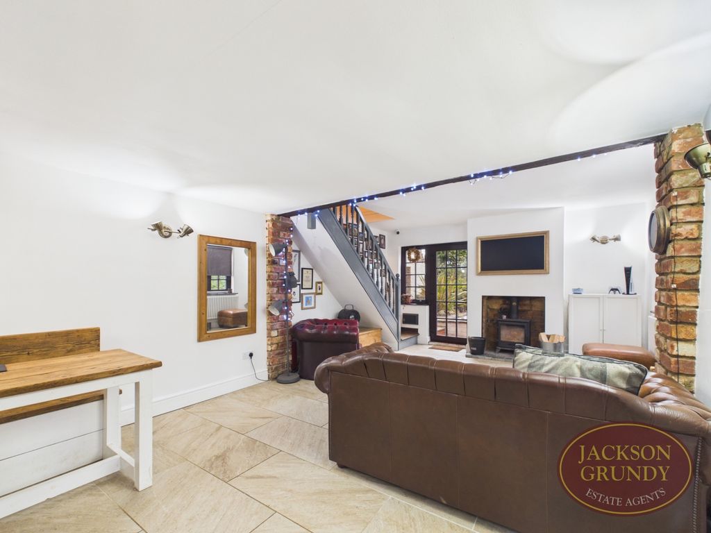 Property photo 3 of 15 Violet Lane