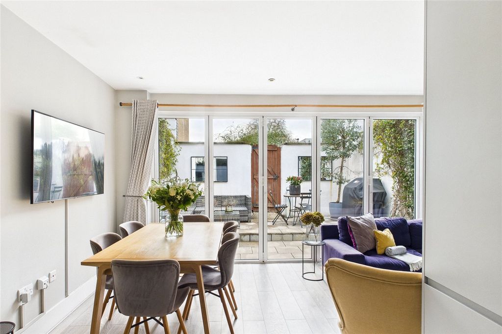 Property photo 2 of 15 Picture No. 10