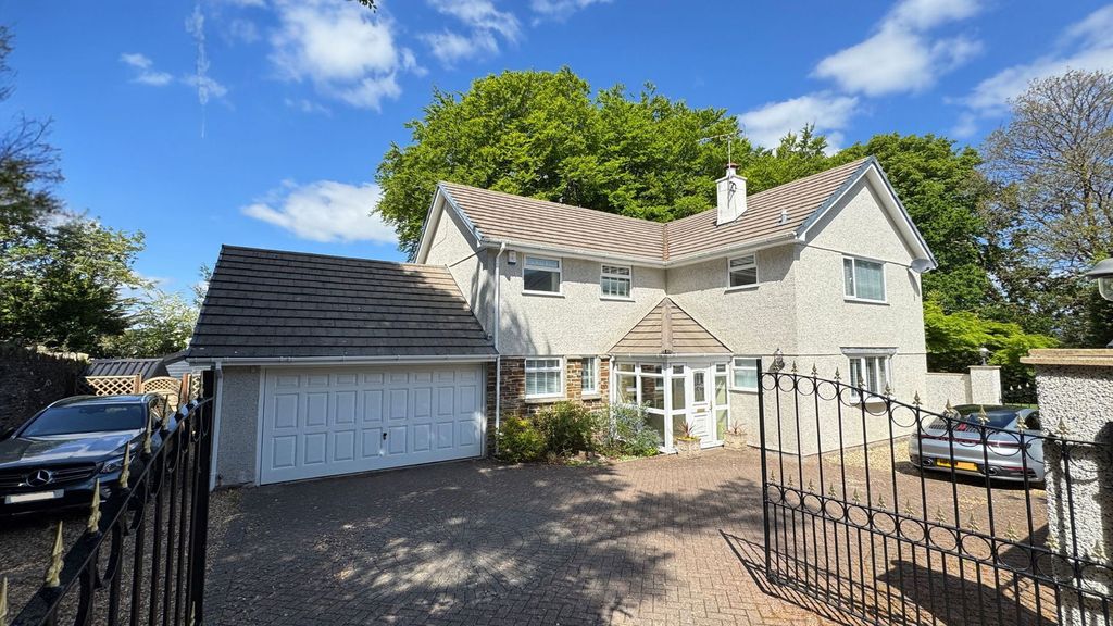 Property photo 1 of 28