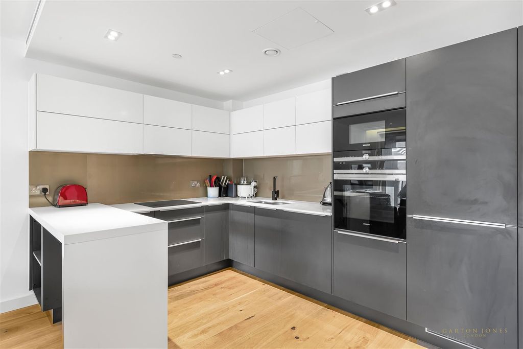Property photo 2 of 17 Kitchen.Jpg