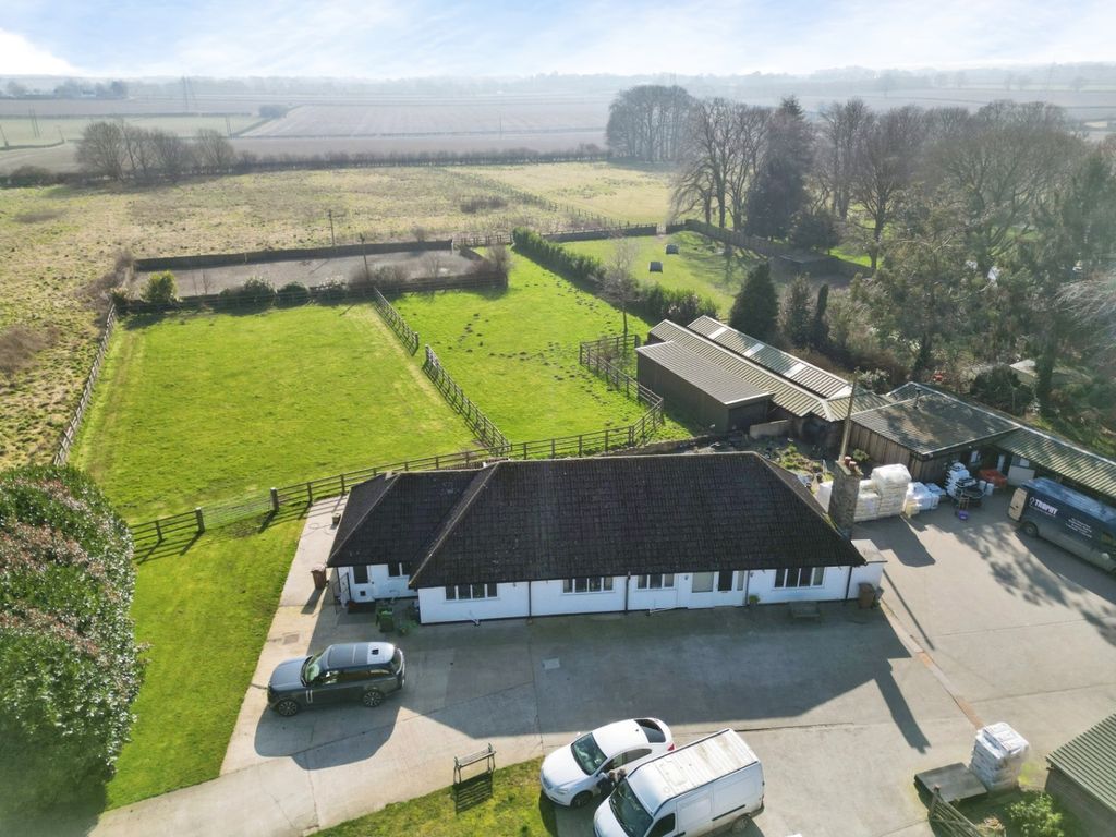 Property photo 1 of 25 3991154