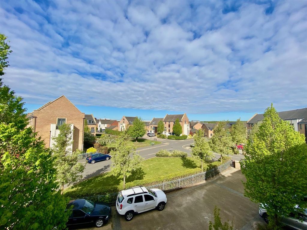 Property photo 3 of 22