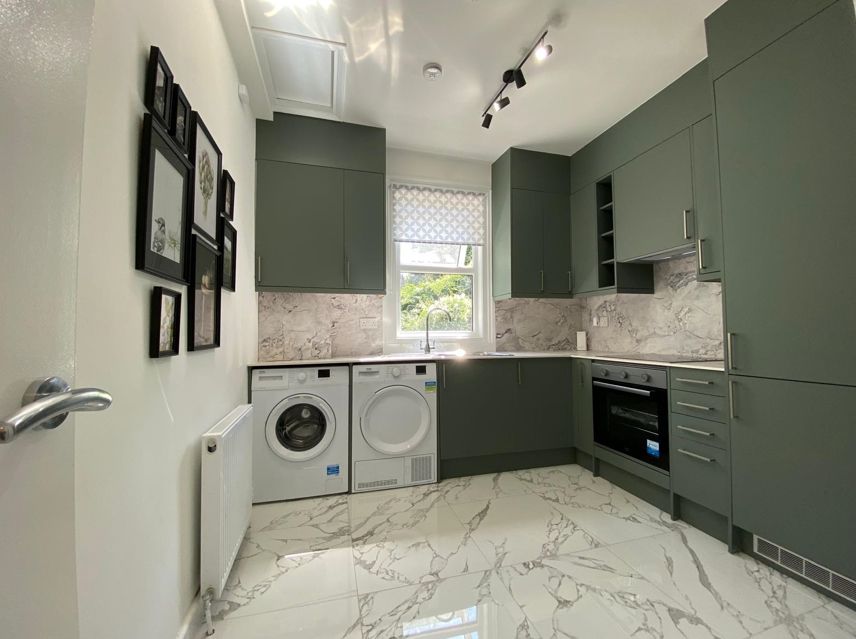 Property photo 2 of 7 Kitchen